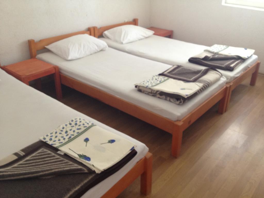 Guest House Lokoski Peštani الغرفة الصورة